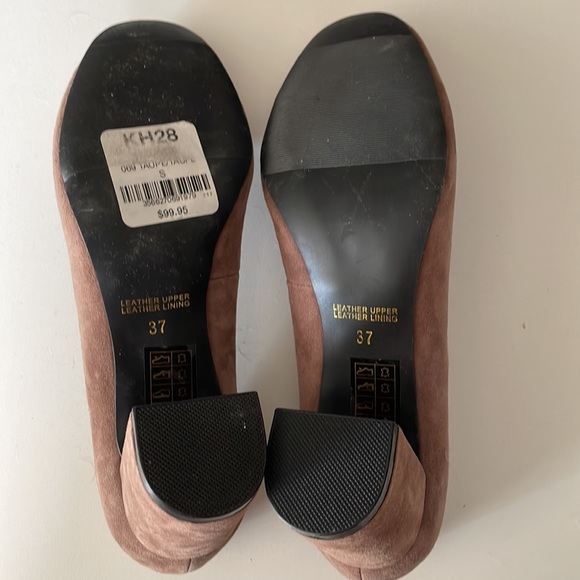 Le Château shoes - Picture 3 of 3